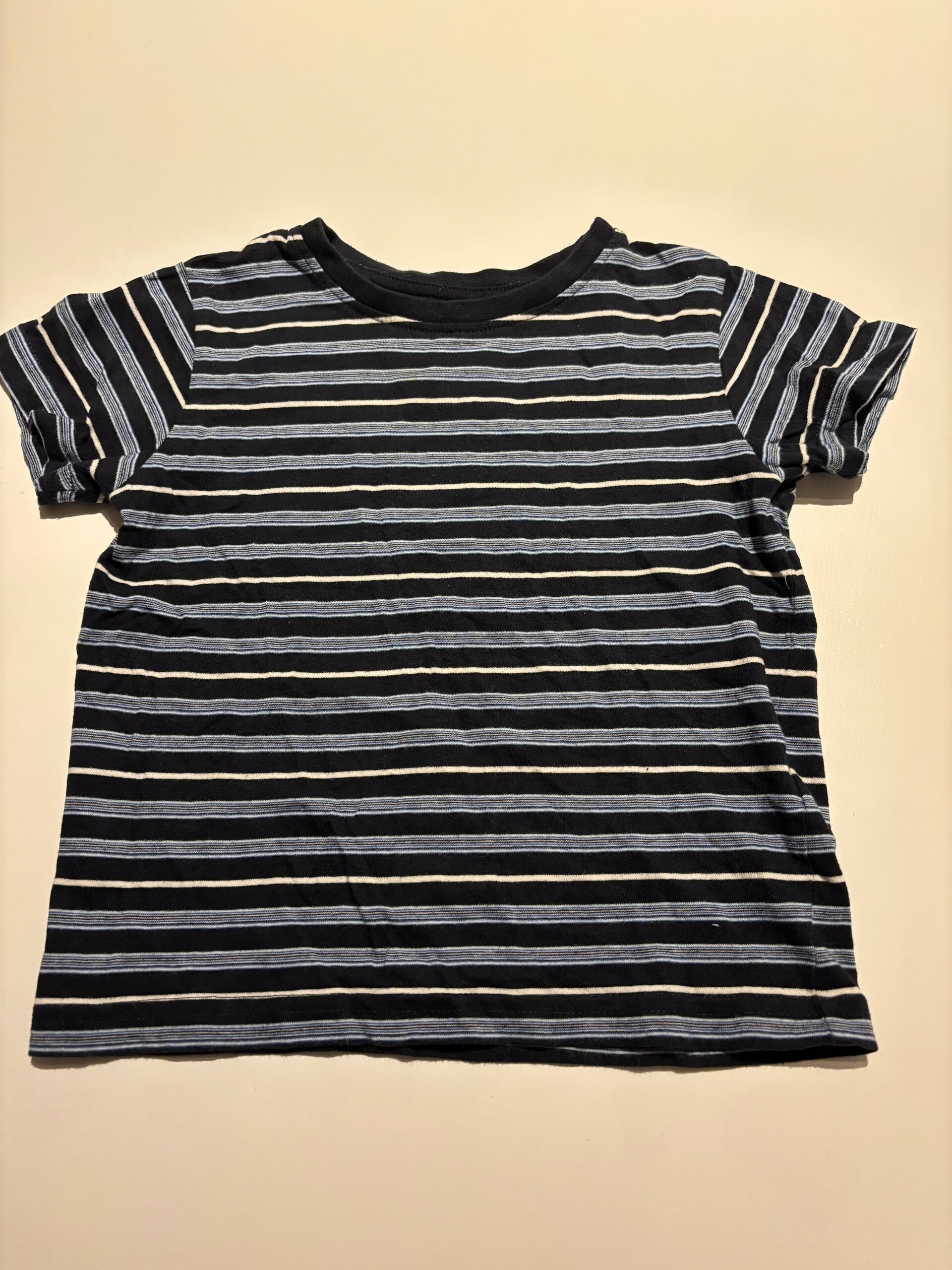 Blauwe gestreepte t-shirt