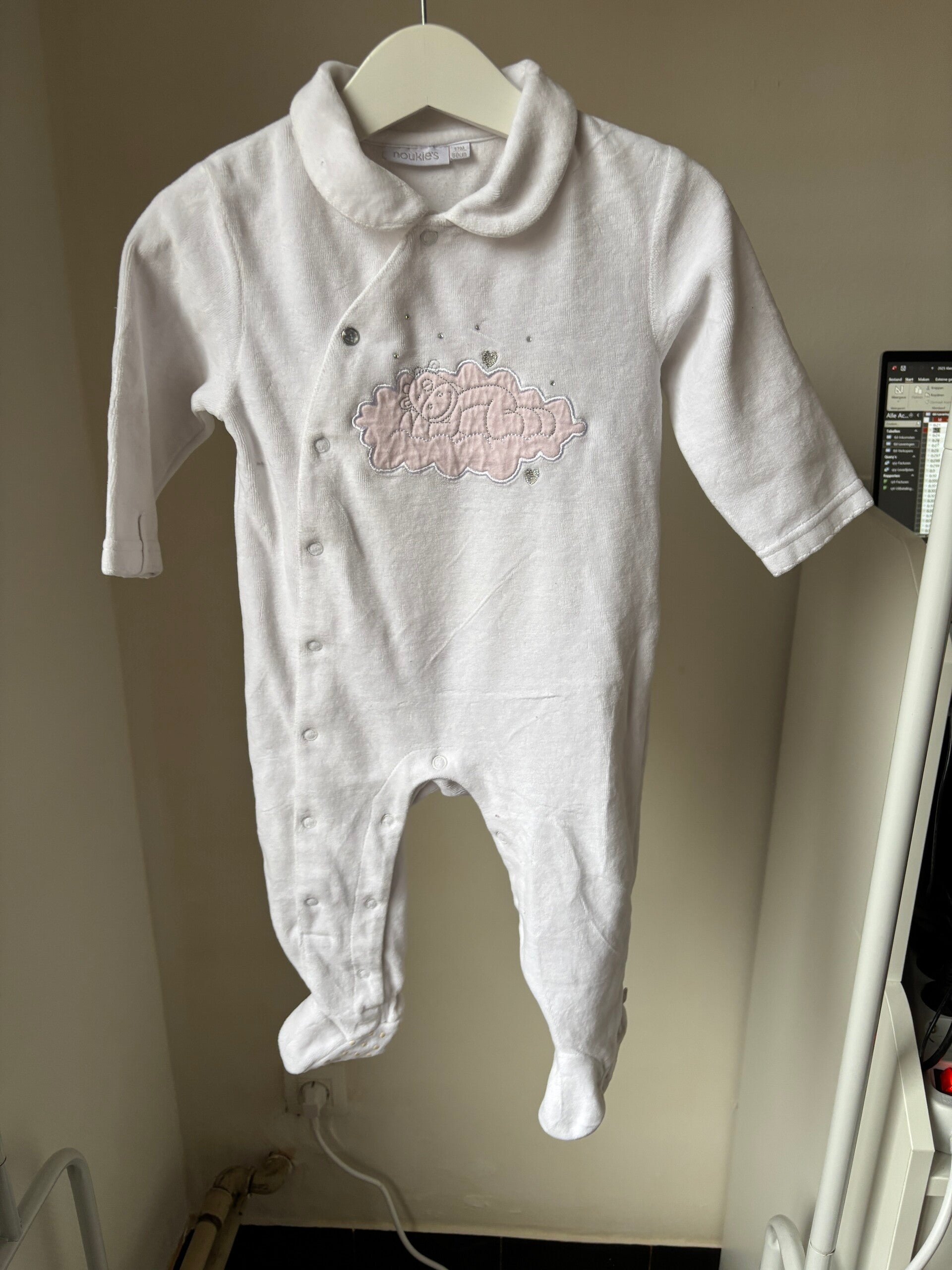 Witte eendelige winterpyjama