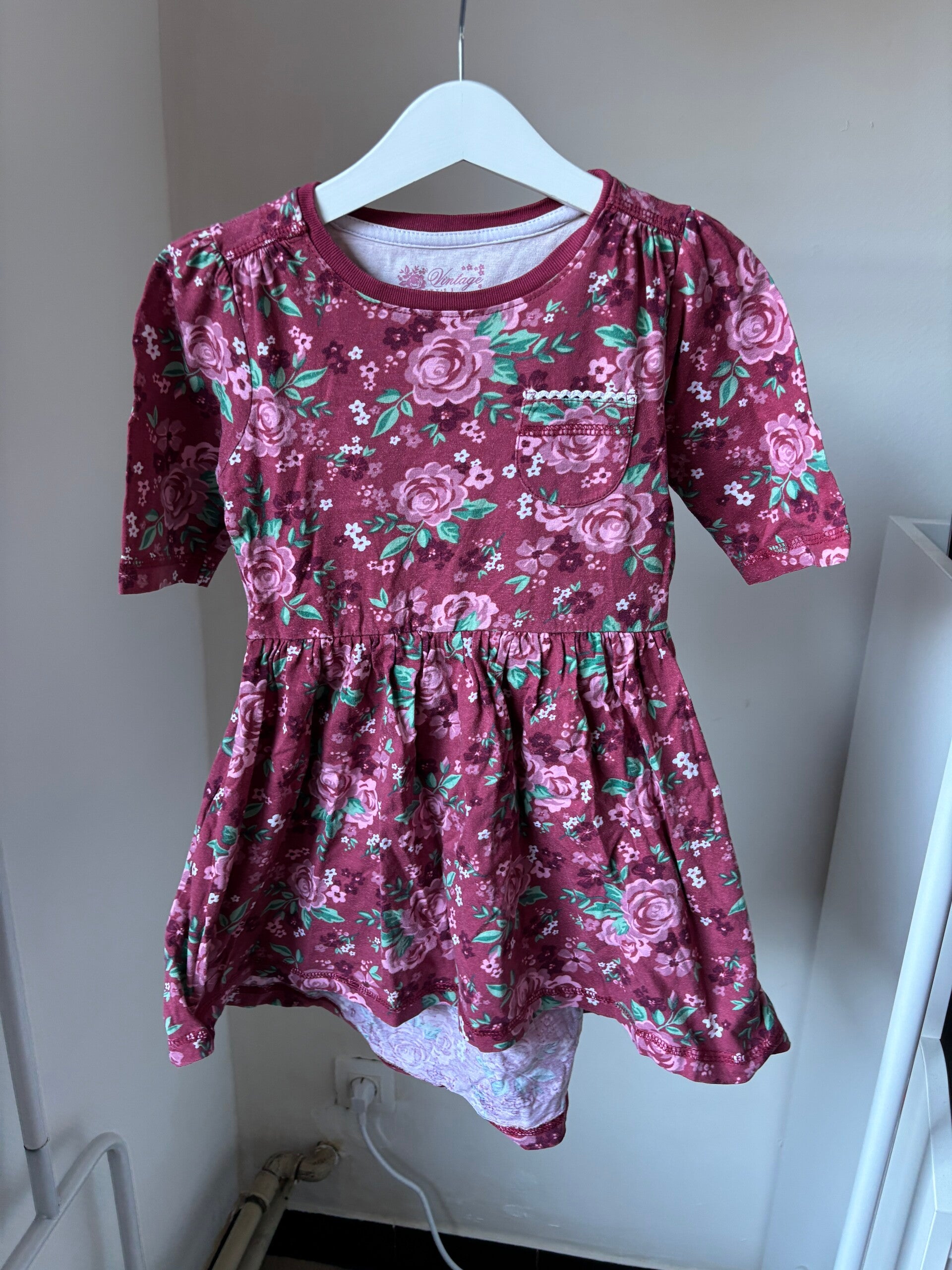 Wijnrood bloemenjurkje