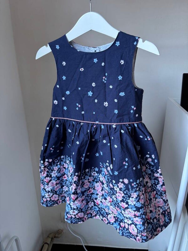 Marineblauw bloemenjurkje