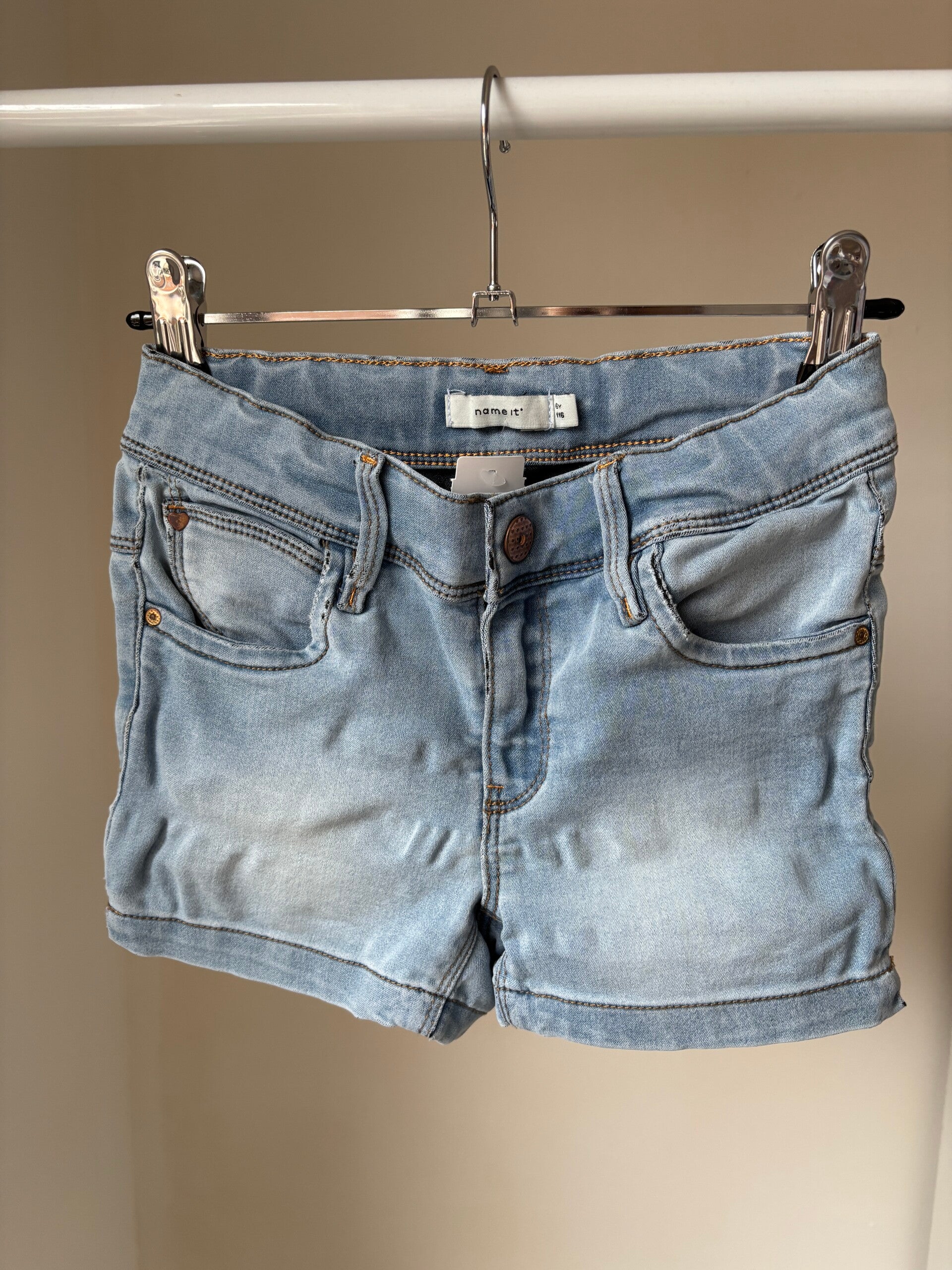 Lichtblauwe jeansshort