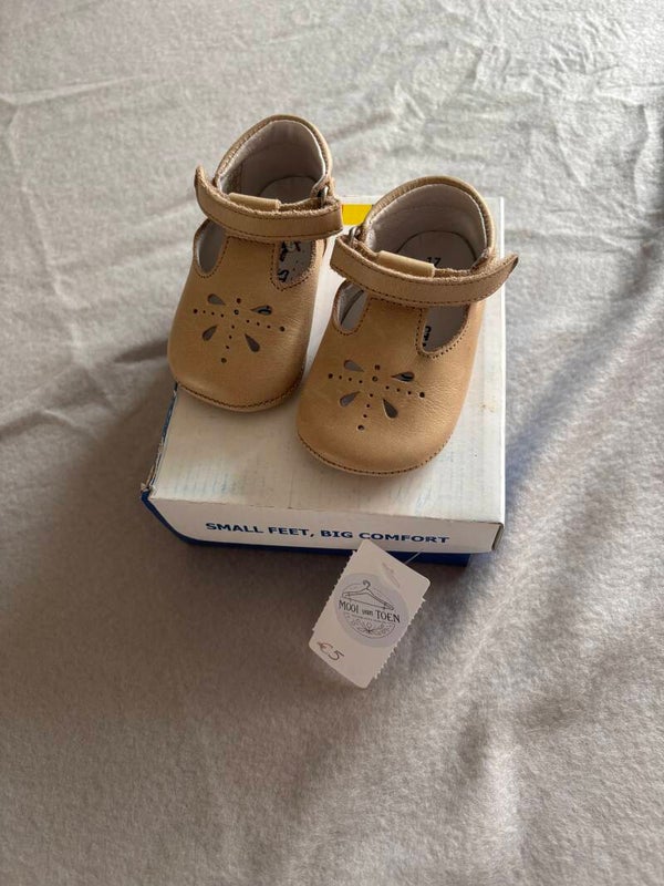 Beige babyschoentjes | Maat 17