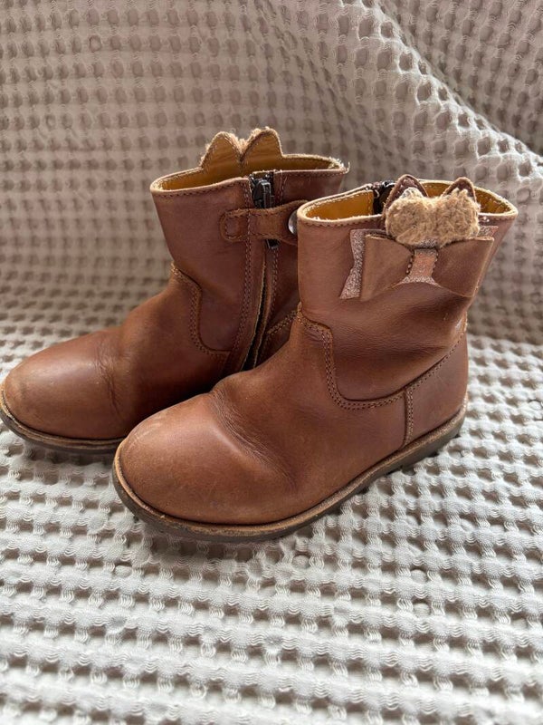 Bruine laarsjes | maat 25