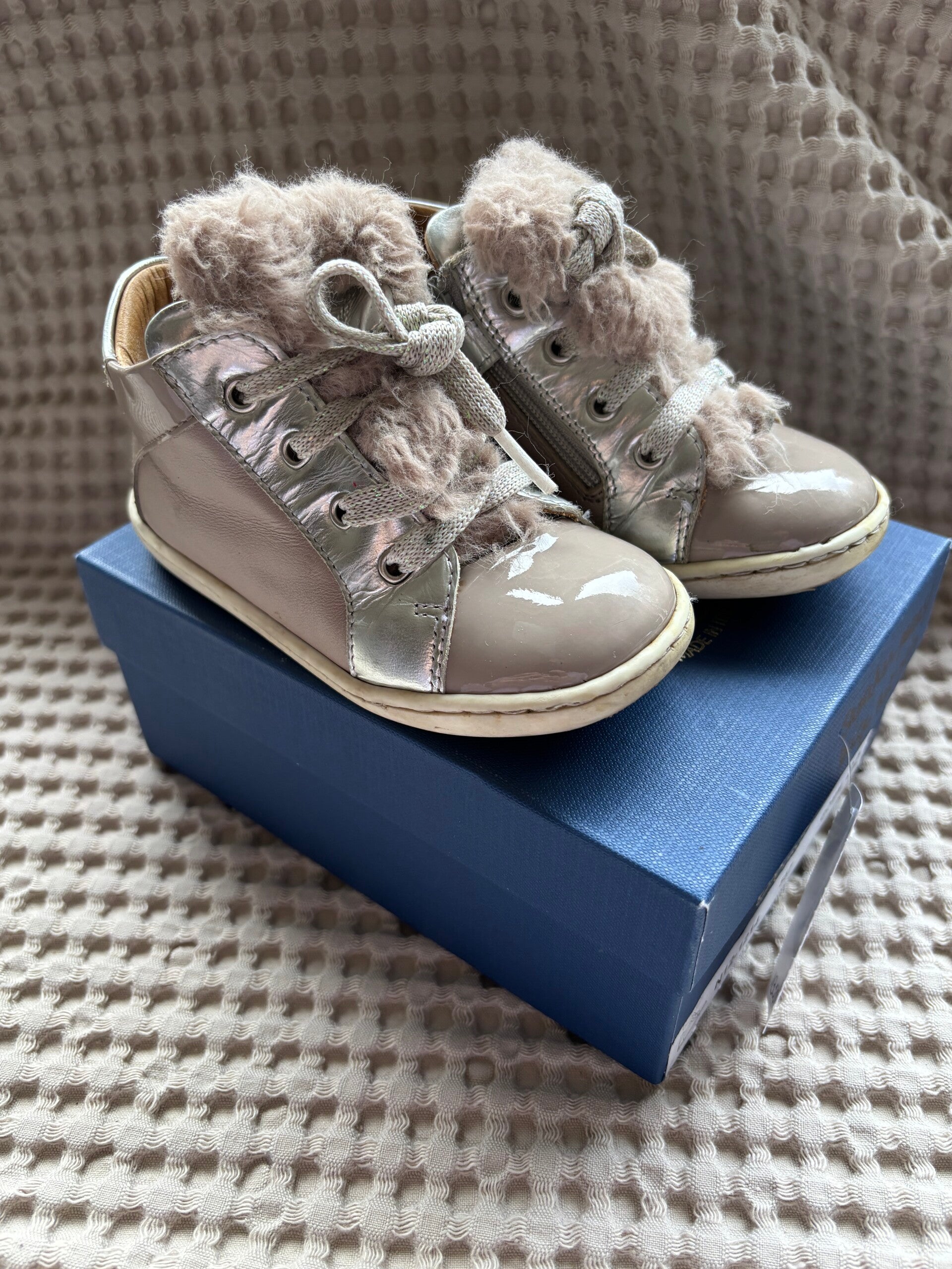 Lila sneakers met pels | maat 22