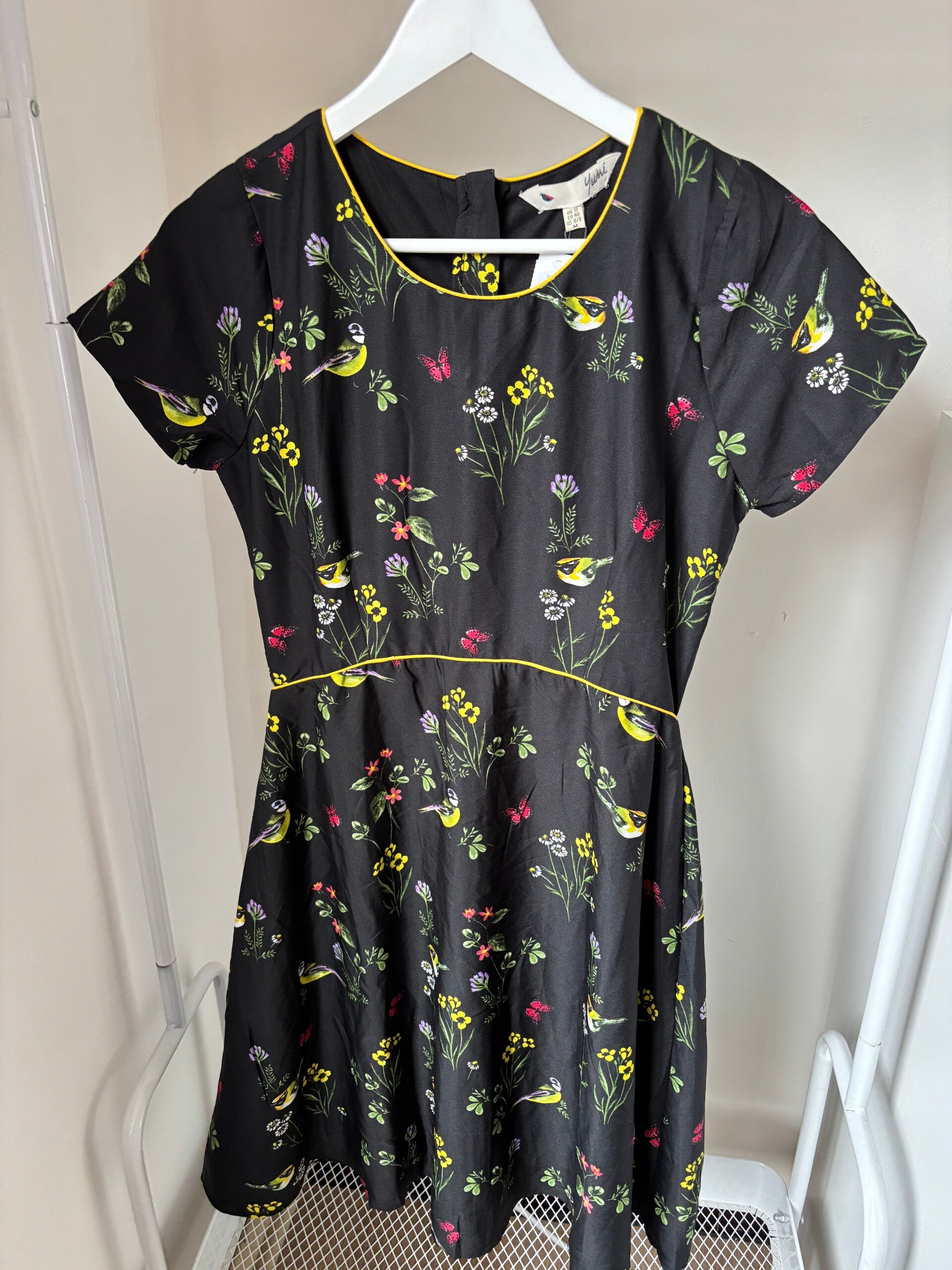 Zwarte jurk met bloemetjes