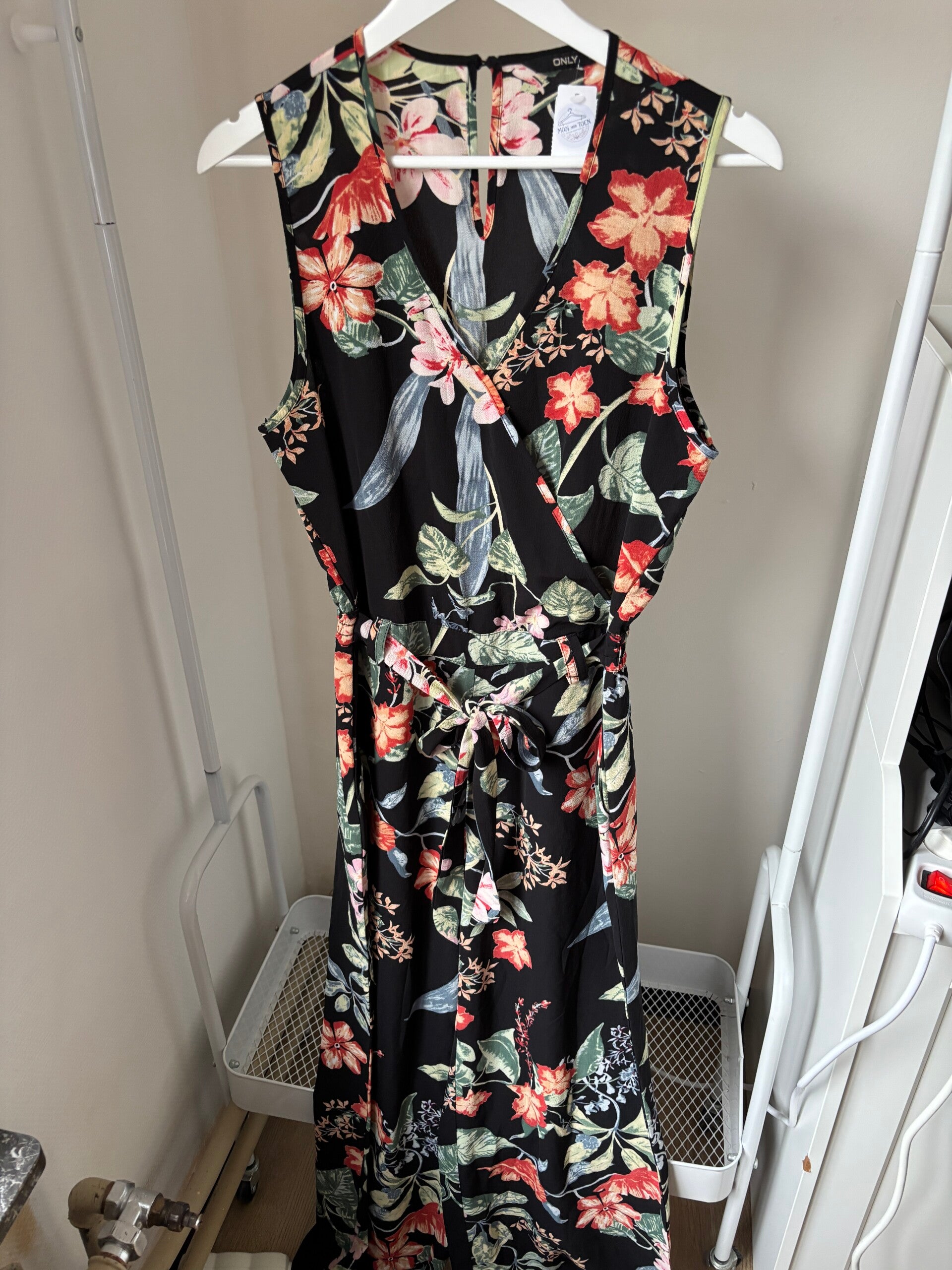 Bloemenjumpsuit zonder mouwen