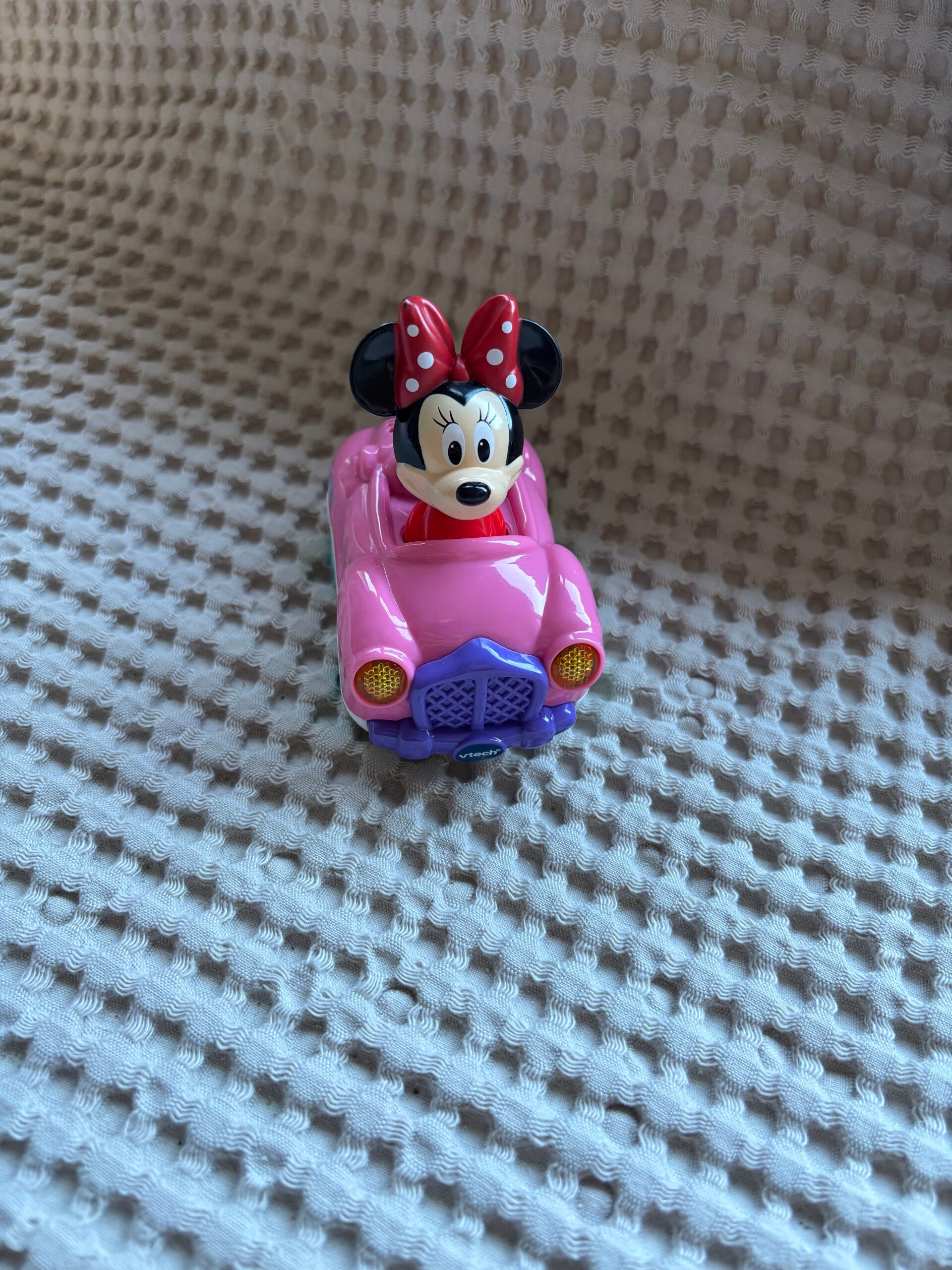 Minnie Mouse autootje