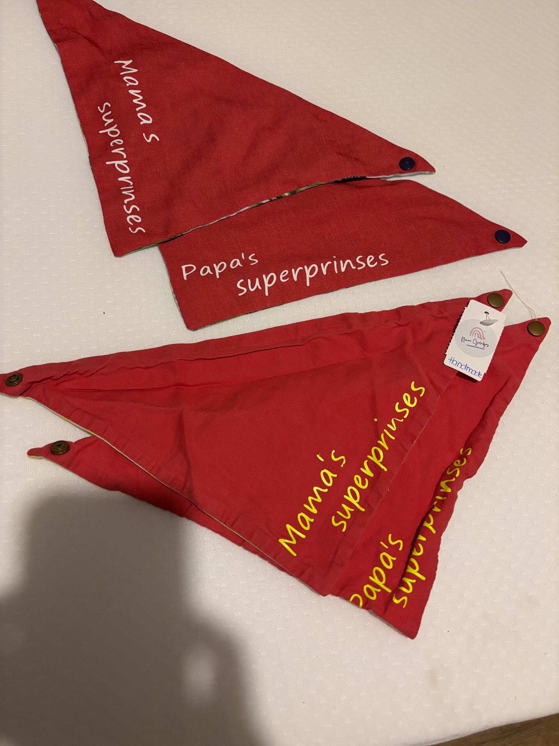 Bundel rode kwijlslabben (4)