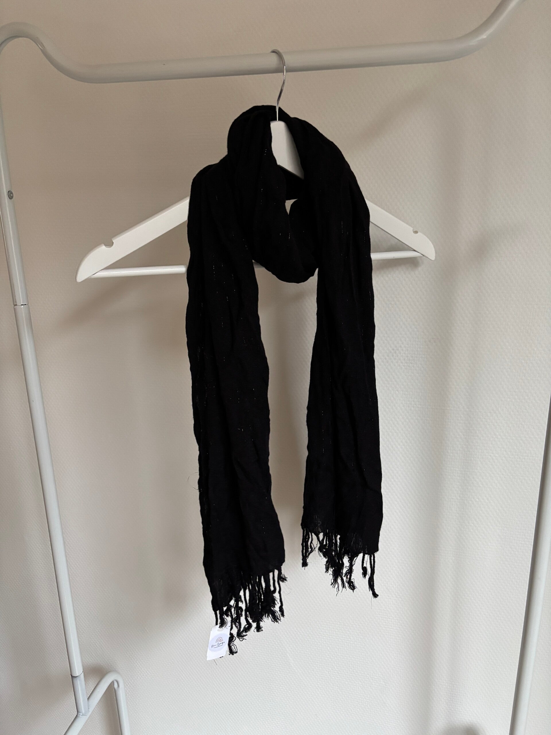 Zwarte sjaal met glitterdraad