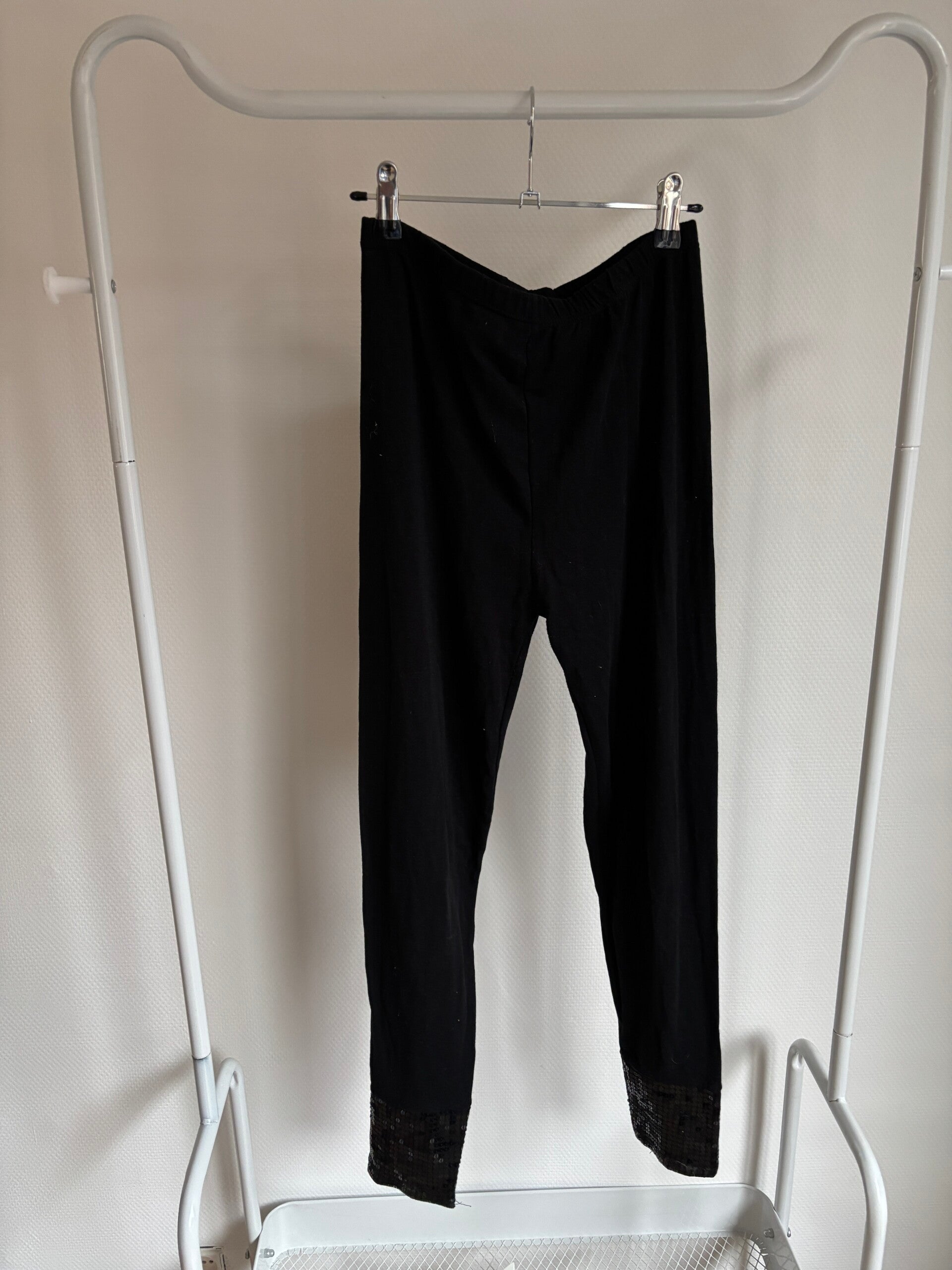 Zwarte legging met glitters onderaan