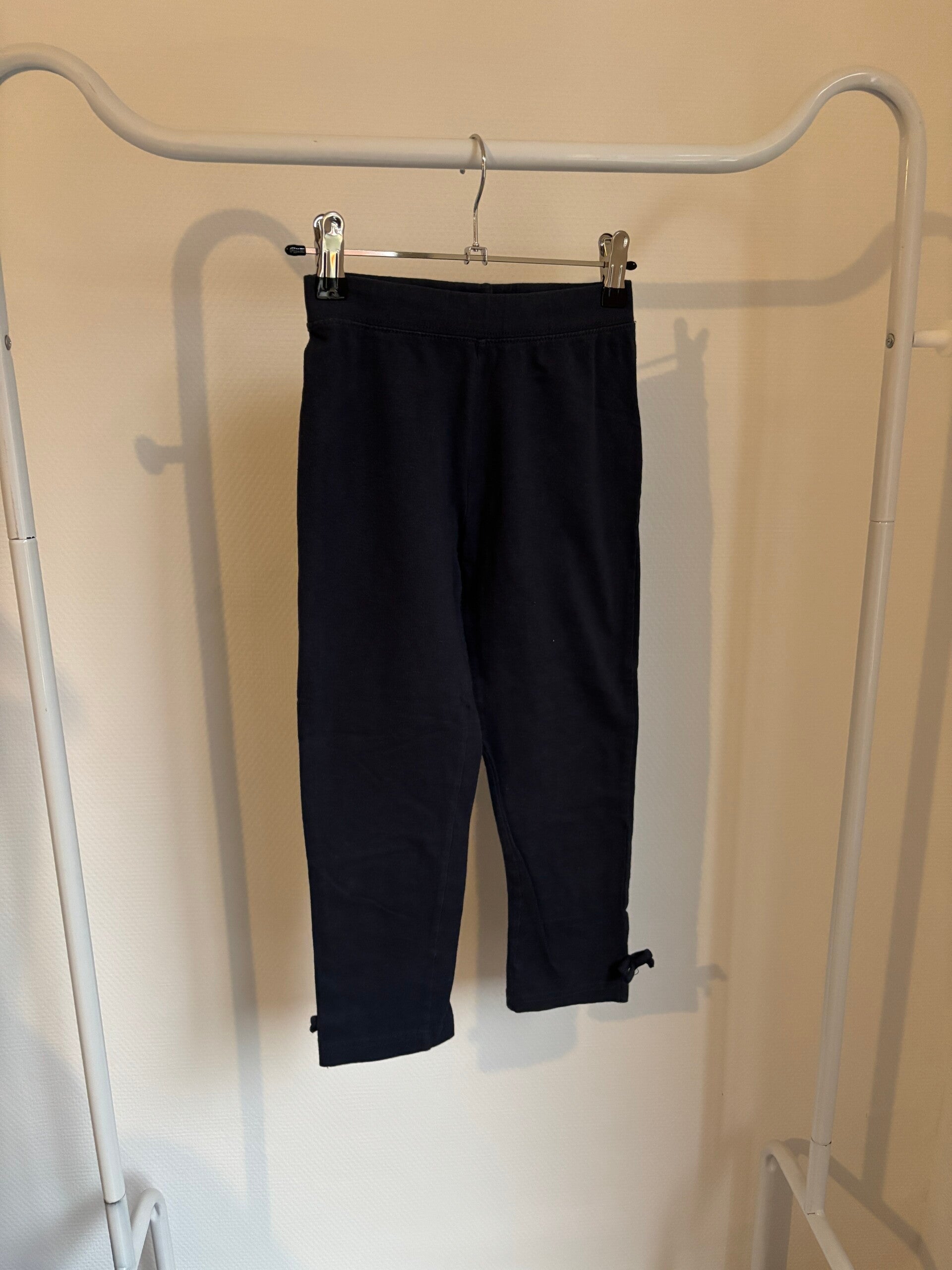 Marineblauwe legging met strikjes onderaan