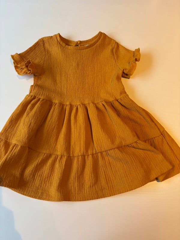 Mosterdgeel jurkje met korte mouwen