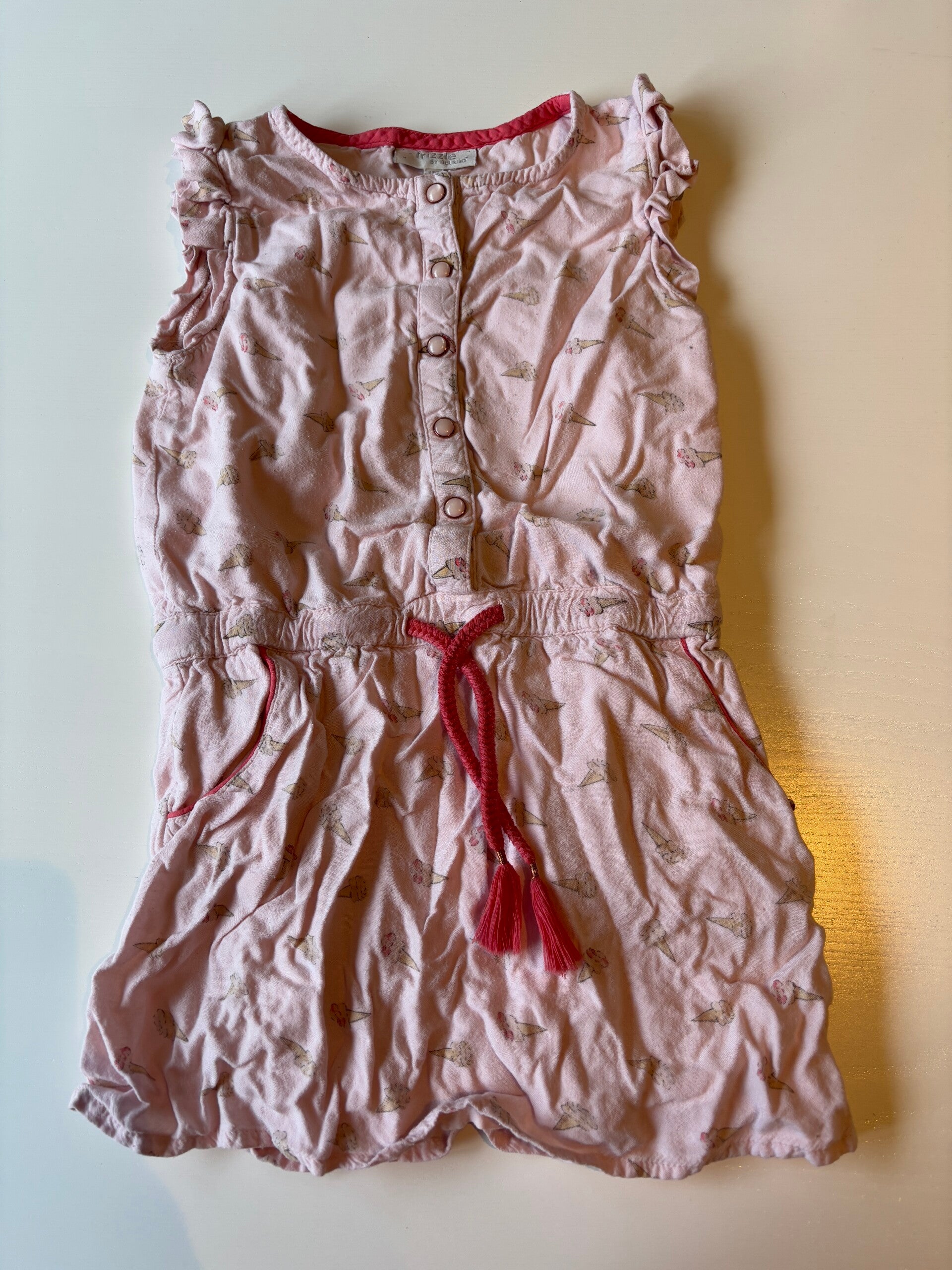 Lichtroze jurkje met ijsjes