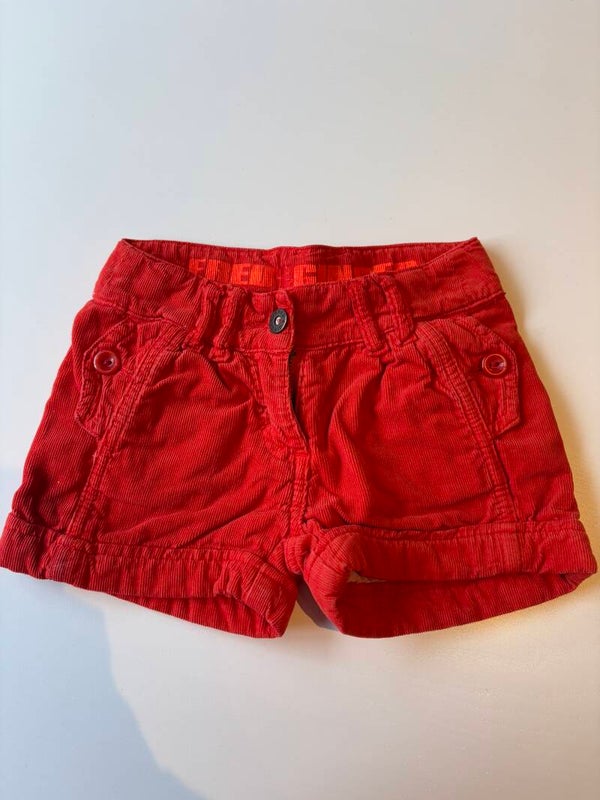 Rood shortje