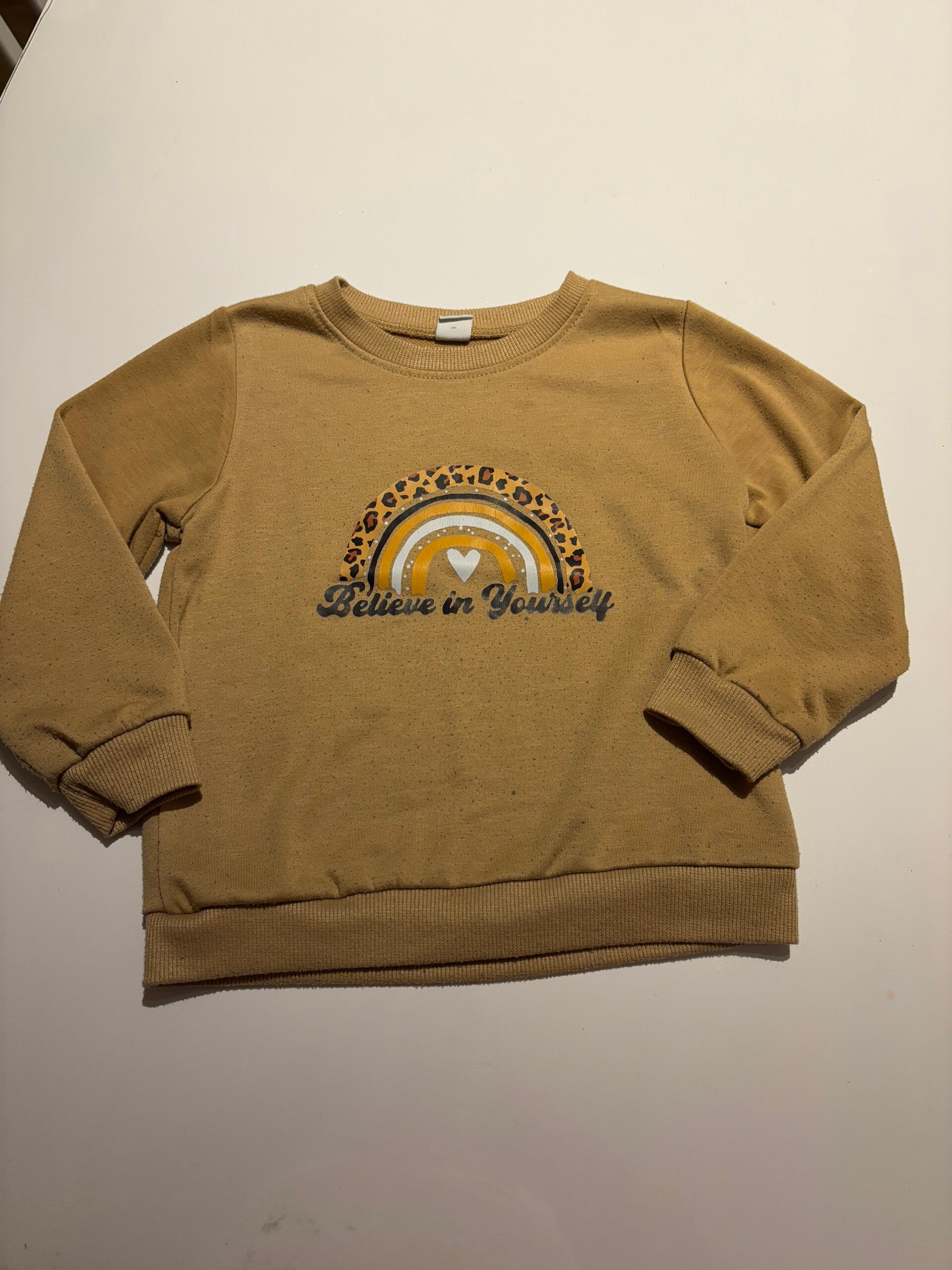 Beige sweater "believe in yourself"