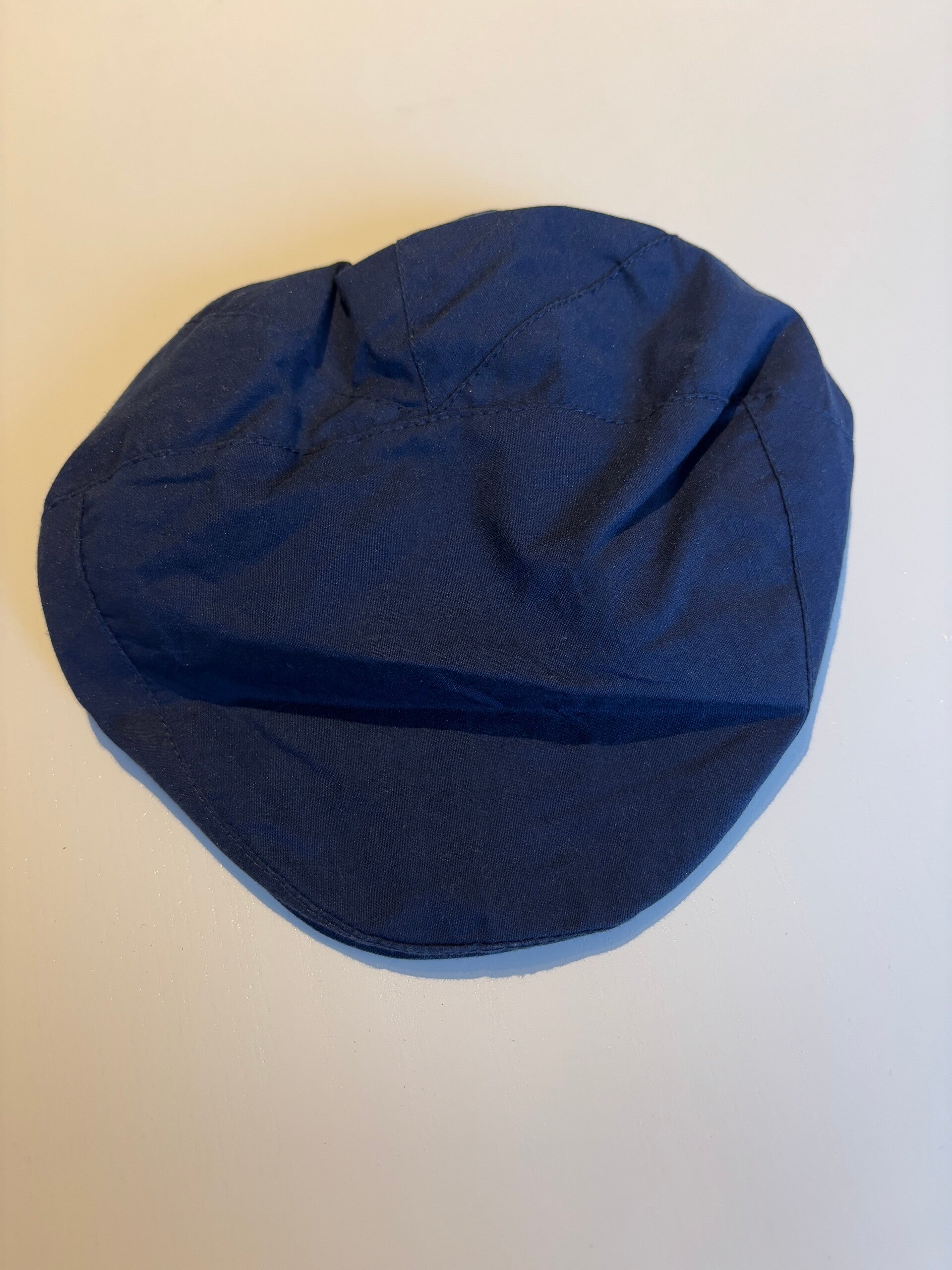 Marineblauwe baret