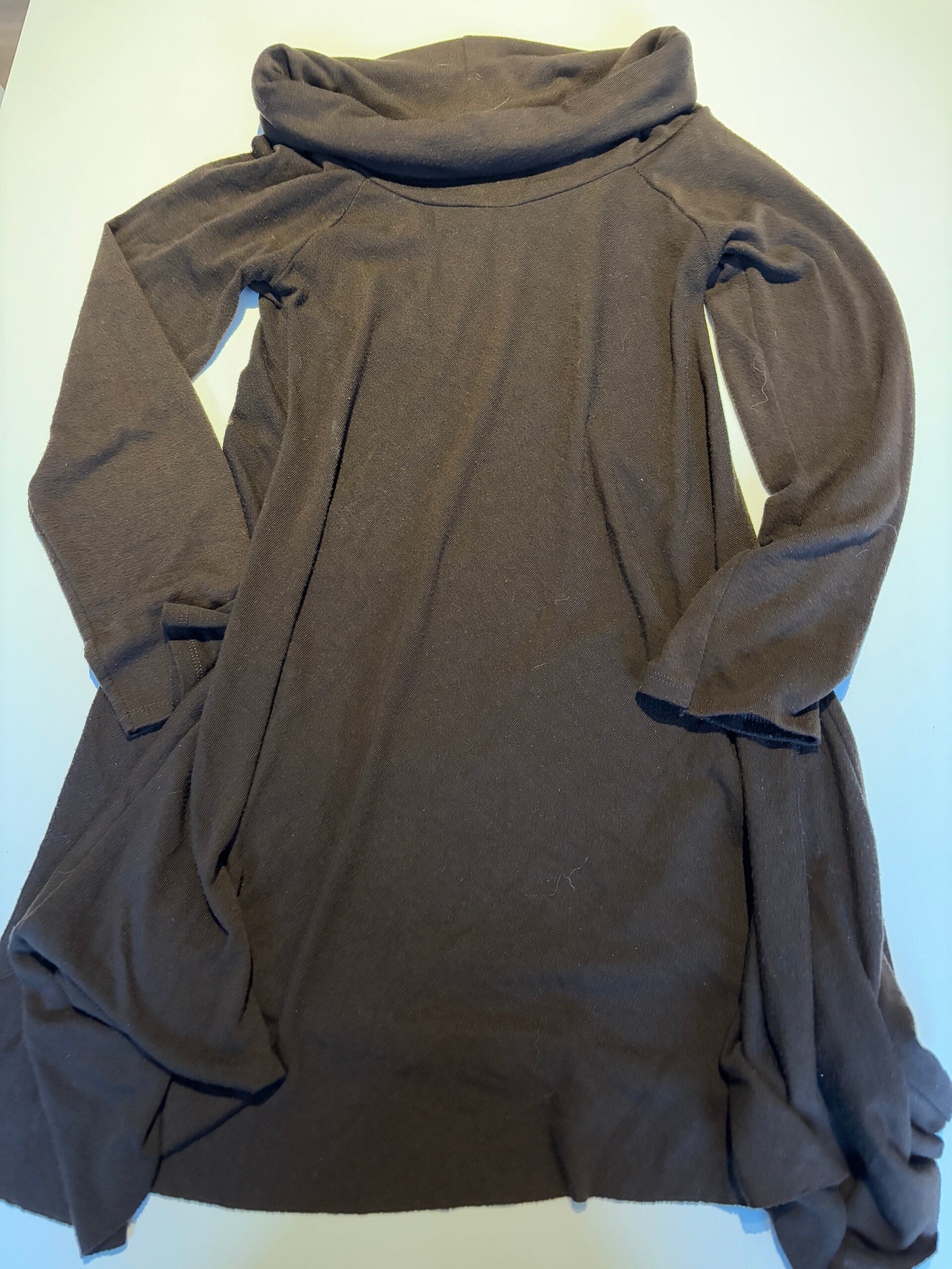 Bruine jurk met rolkraag