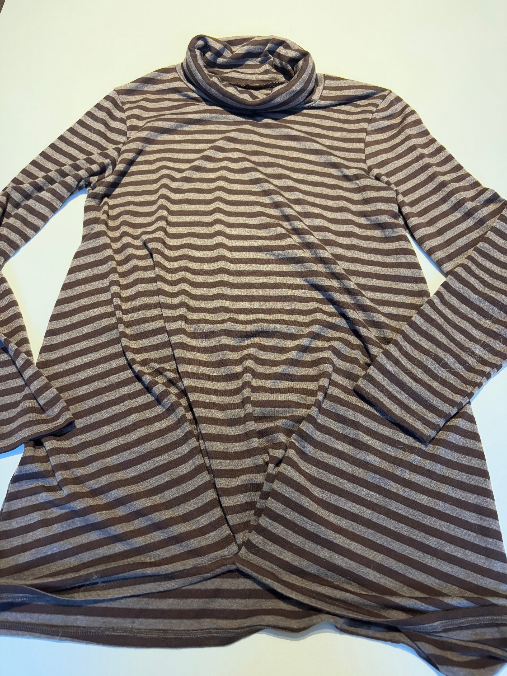 Bruine gestreepte longsleeve met rolkraag