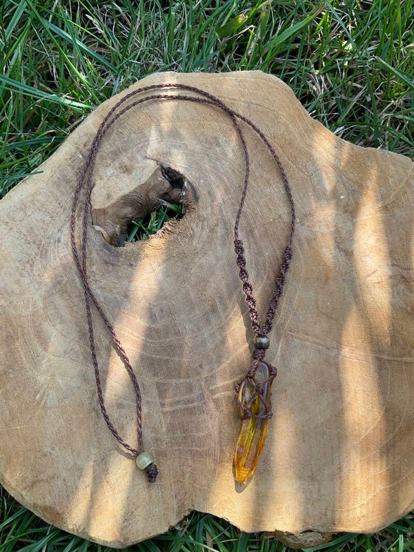 Macramé ketting met Barnsteen 2