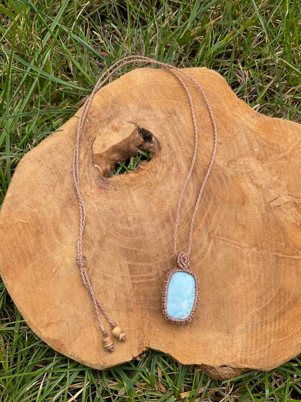 Macramé ketting met Larimar 2
