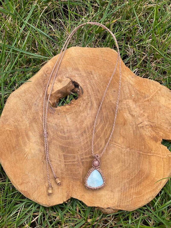 Macramé ketting met Larimar 4