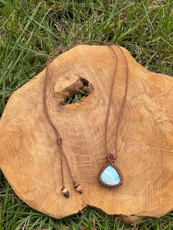 Macramé ketting met Larimar 5