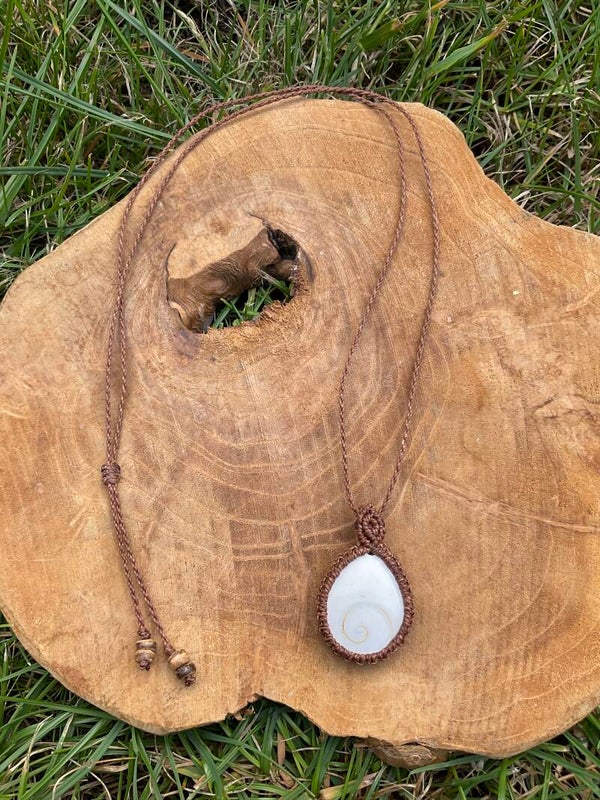 Macramé ketting met Shiva Oog 1