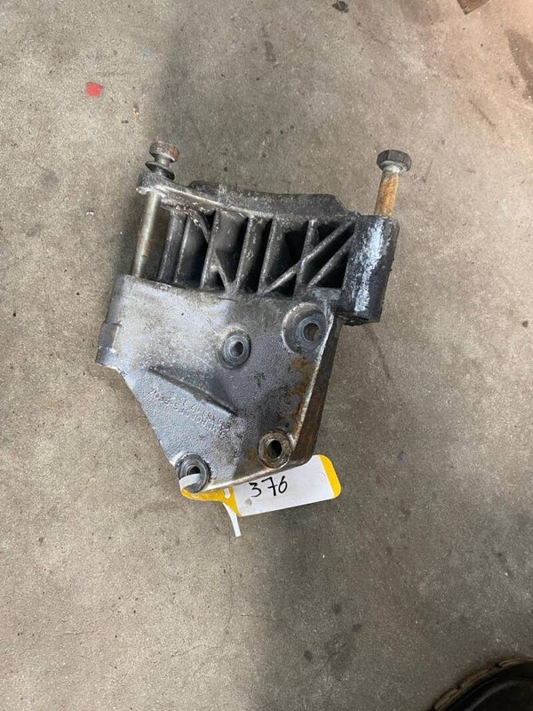 Dynamo steun OM615/616/617 (Gebruikt)