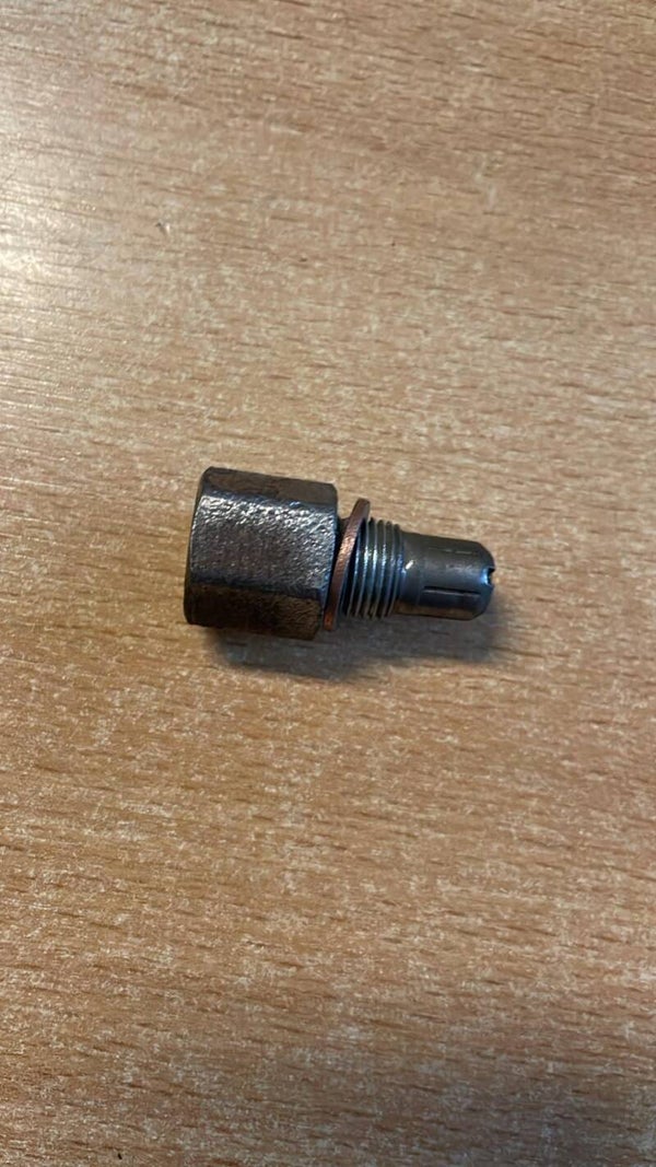 remleiding aansluiting hoofdrem cilinder