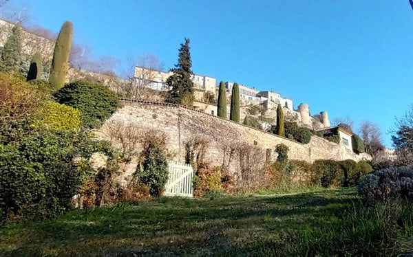 LES VILLAGES PERCHES DU LUBERON MEDIANE 3