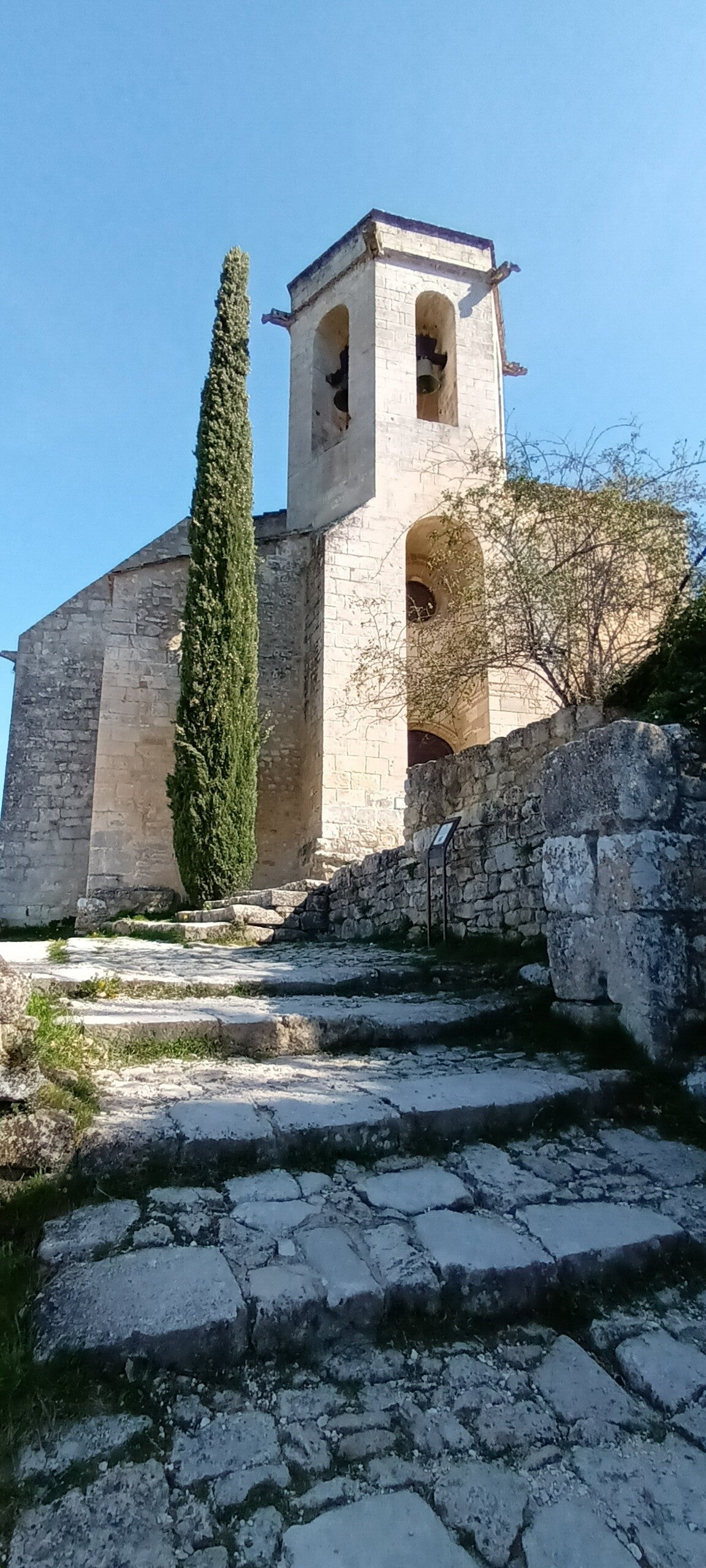 MENERBES ET LE VIEIL-OPPEDE