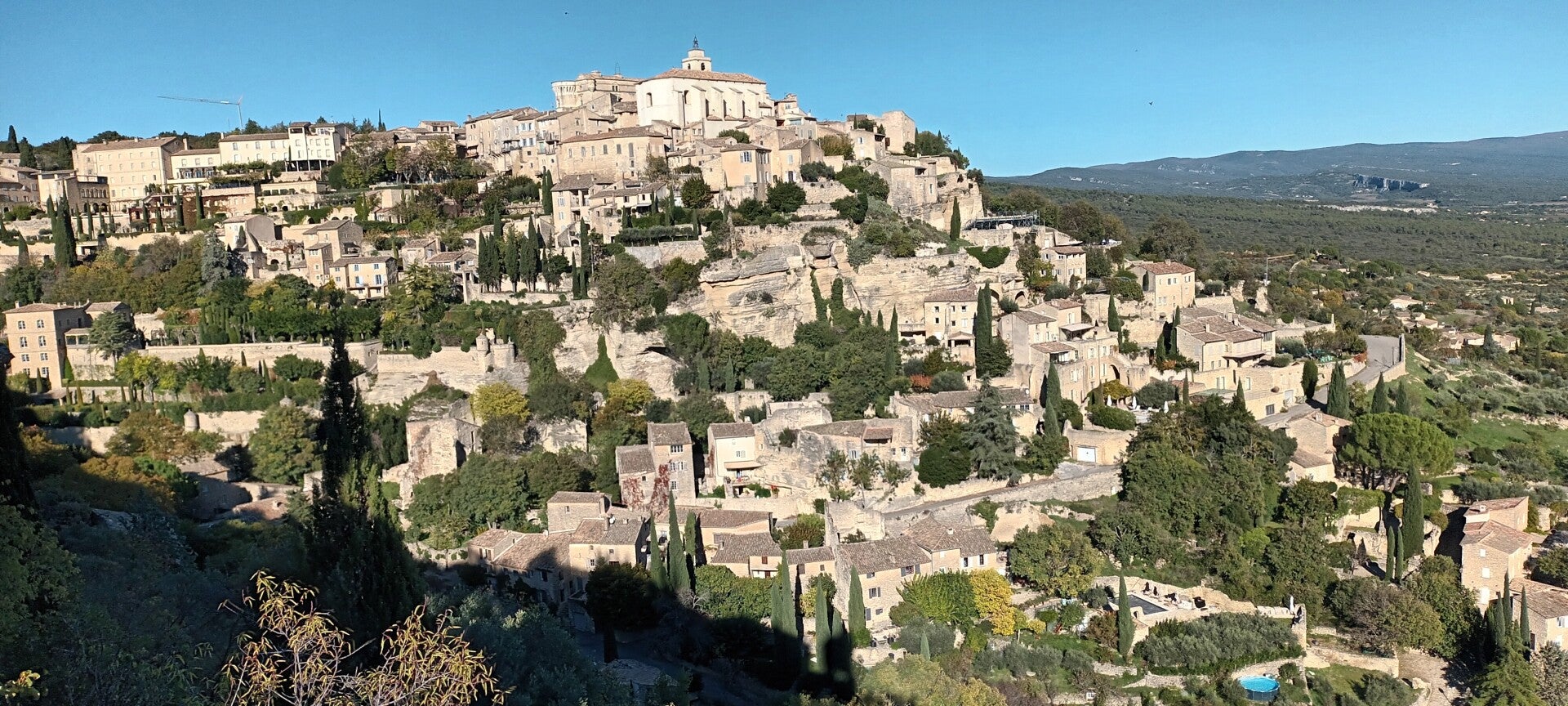 LES VILLAGES PITTORESQUES GORDES ET ROUSSILLON