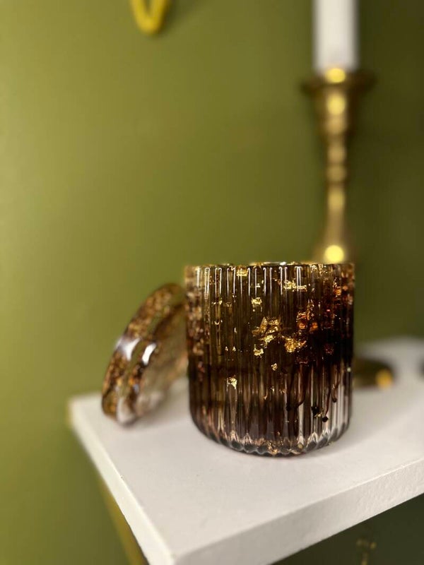 Pot marron et doré avec couvercle