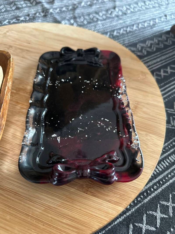 Plateau rectangulaire - rouge, noir et argenté