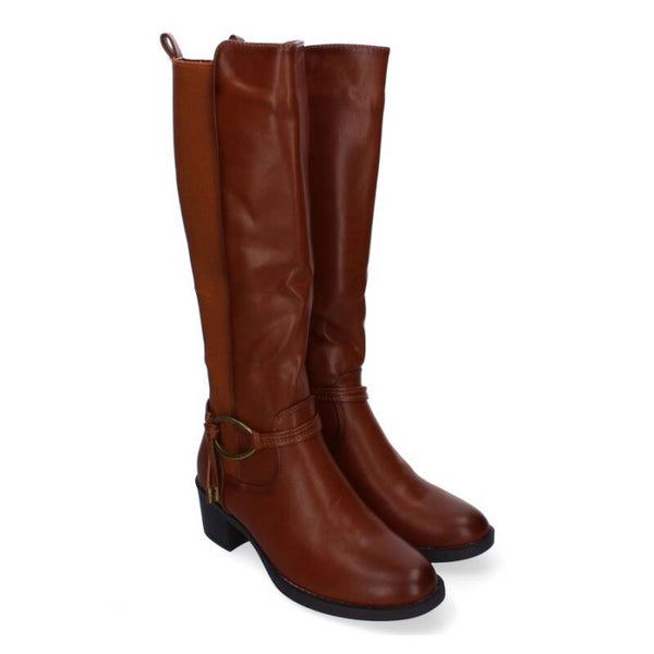 Botas elegantes y cómodas con hebilla.