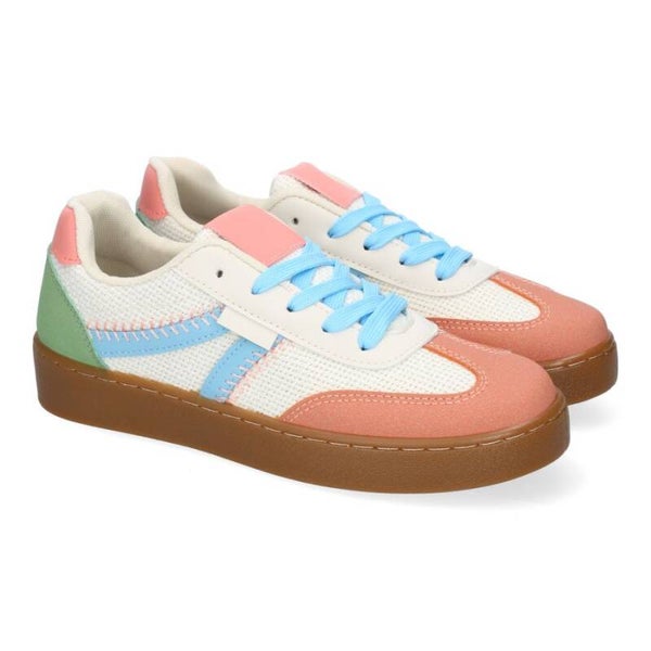 Zapatilla casual para mujer: el toque de color que necesitas.