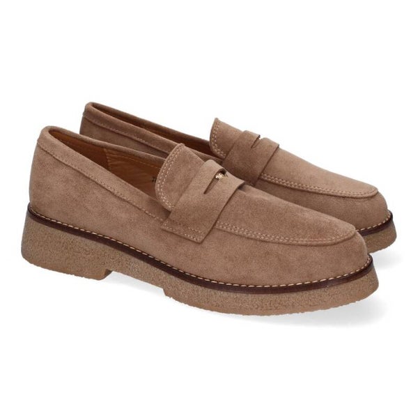 Mocasines para mujer: Comodidad y elegancia en un diseño clásico.