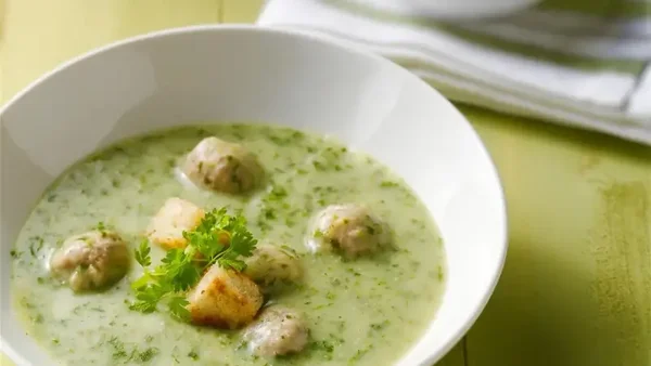 VERSE Kervelsoep Met Balletjes (Rijkelijk Gevuld) - Prijs Per Persoon (Levering 24/05/2026)