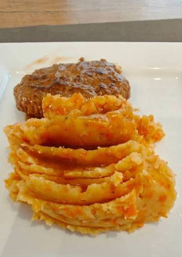 Wortelpuree & Hamburger - Prijs Per Persoon (Levering 09/09/2026)