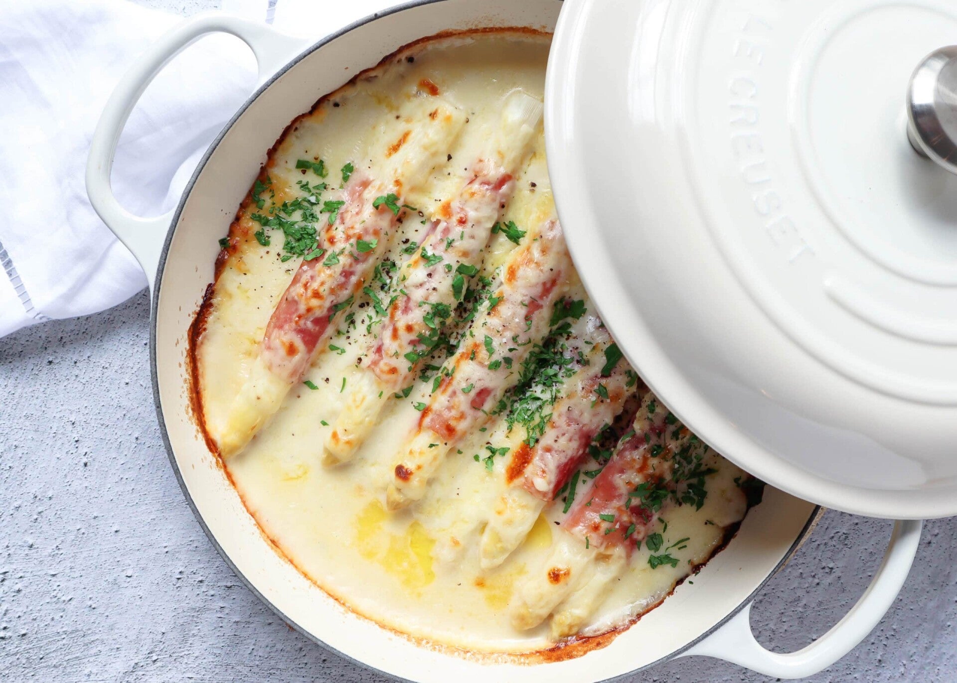 VERSE Asperges In Witte Saus Met Varkenshaasje & Aardappelen - Prijs Per Persoon (Levering 24/05/2026)