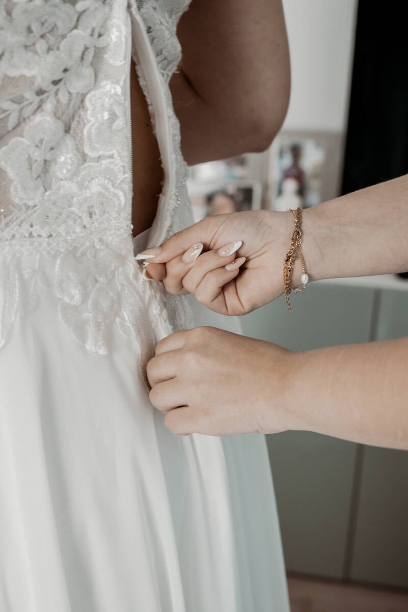 01_getting-ready_00004-standard-zdb3vy.jpg