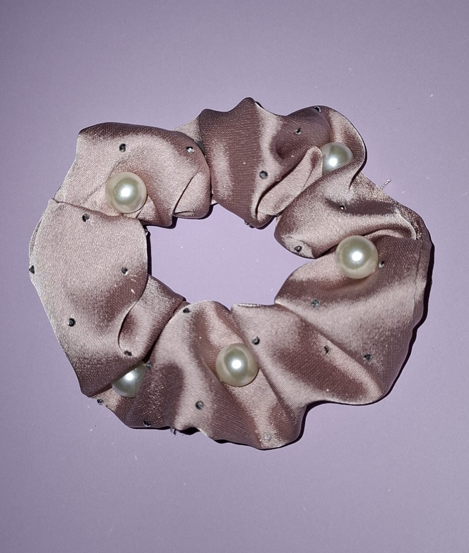 Oudroze wokkel met parels