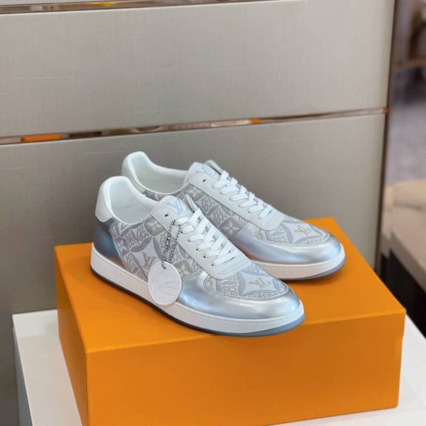 Low Top Sneakers #17