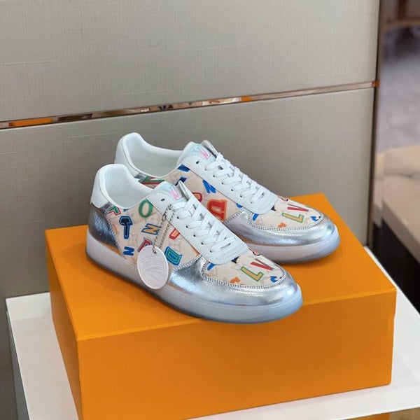 Low Top Sneakers #14