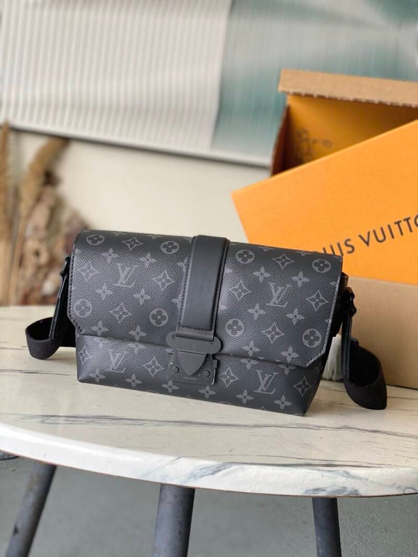 M46794 S-Cape Messenger bag