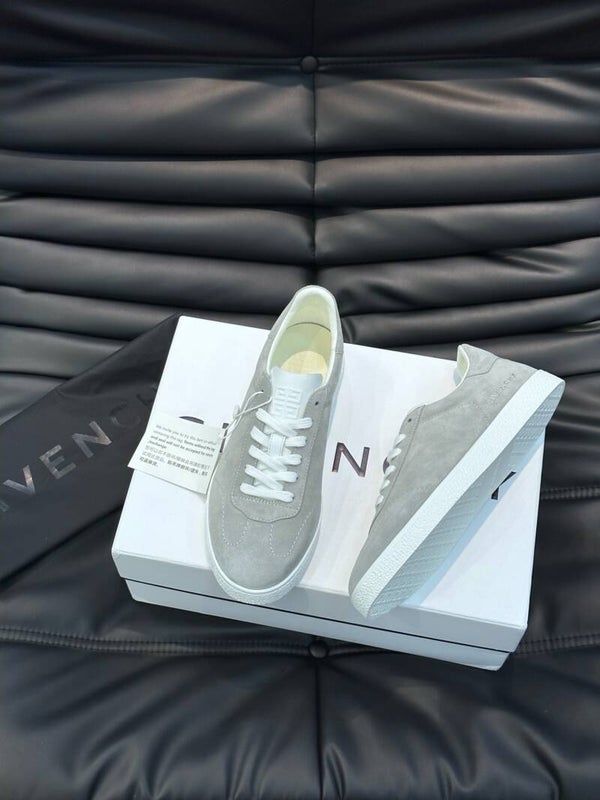 GVC low-top sneakers