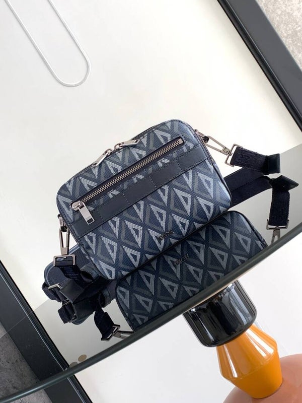 Men’s messenger bag