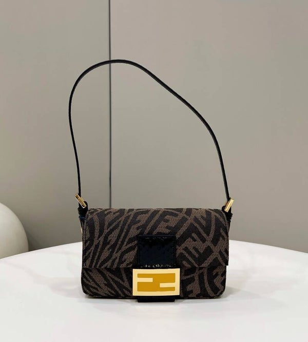 FENDI “24 Bag for Women 𝐁𝐚𝐠𝐮𝐞𝐭𝐭𝐞 𝟏𝟗𝟗𝟕 𝐕𝐞𝐫𝐭𝐢𝐠𝐨