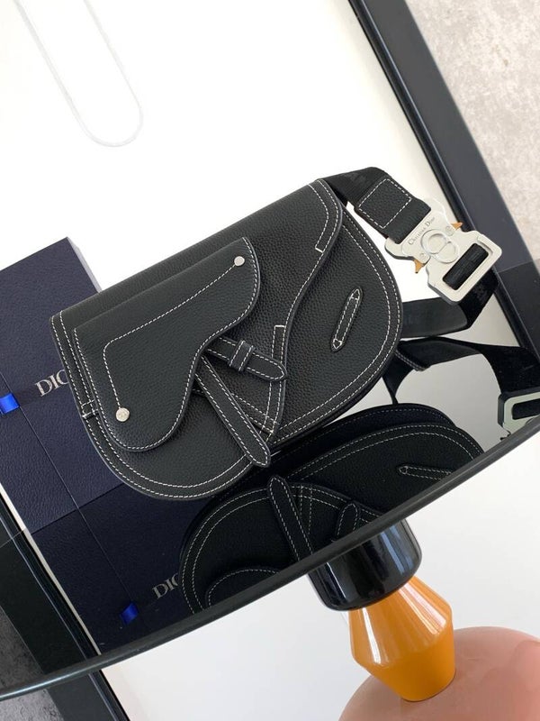 Oblique Saddle bag “24