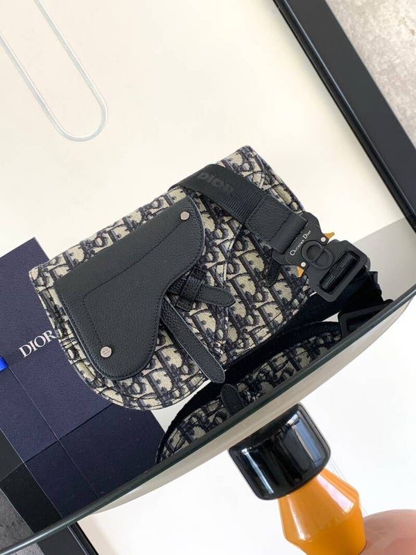 Oblique Saddle bag “24